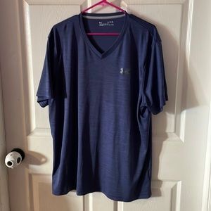 XL Men’s Under Armour V-neck Heat Gear